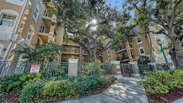 $390,000 | 1268 11th Street, Unit 2403, Sarasota, FL 34236