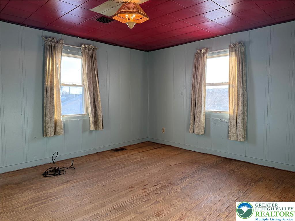 702 West Locker Street Nazareth, PA 18064 - Photo 5 of 12 an empty room with a window