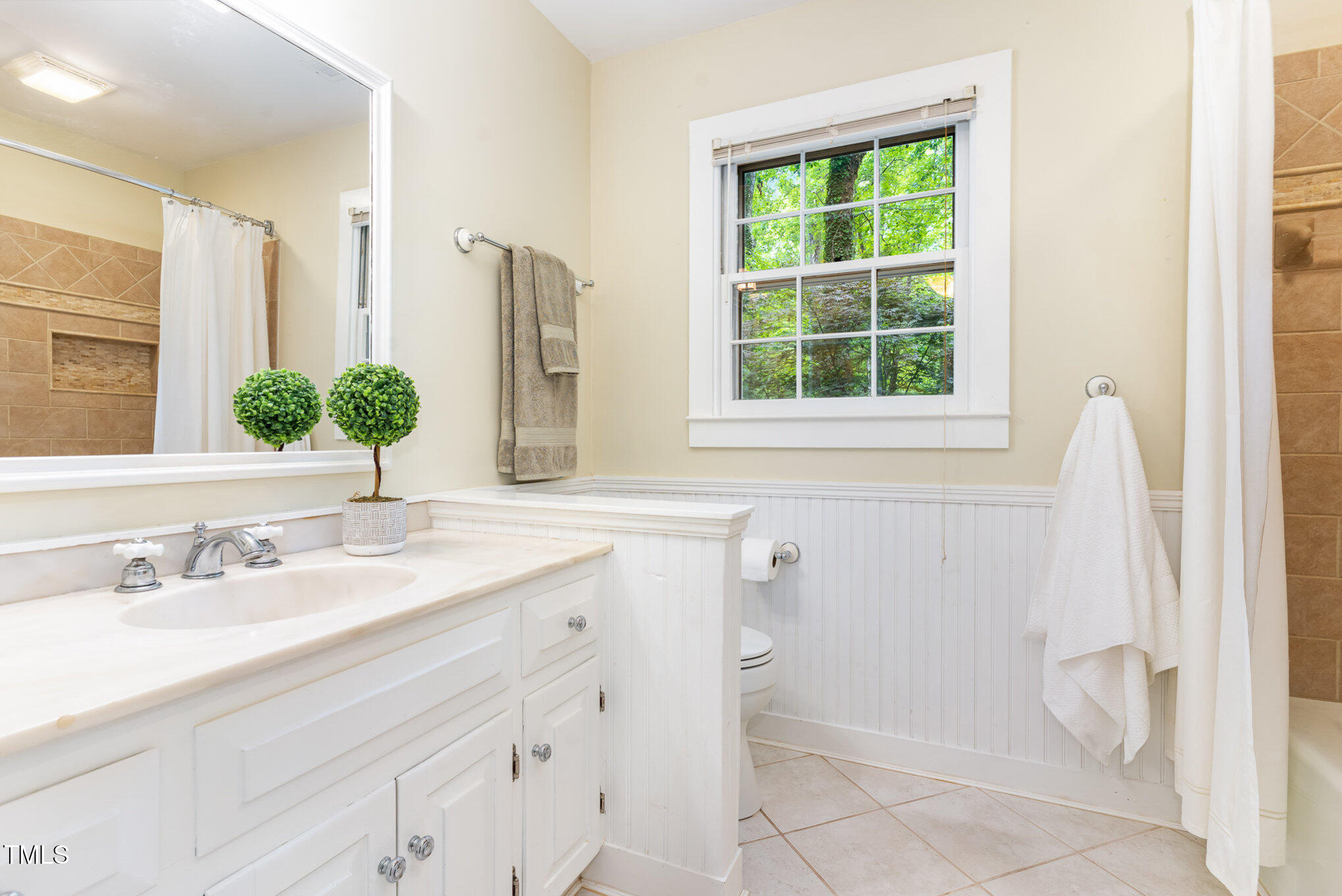 12709 Timberlane Court Raleigh, NC 27613 - Photo 24 of 44 Second Floor Hallway Full Bathroom