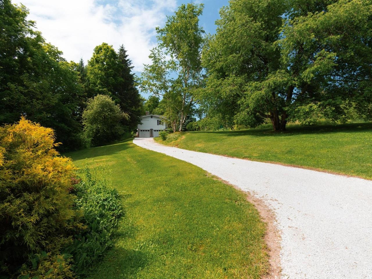 459 Carpenter Road Charlotte, VT 05445 - Photo 8 of 60