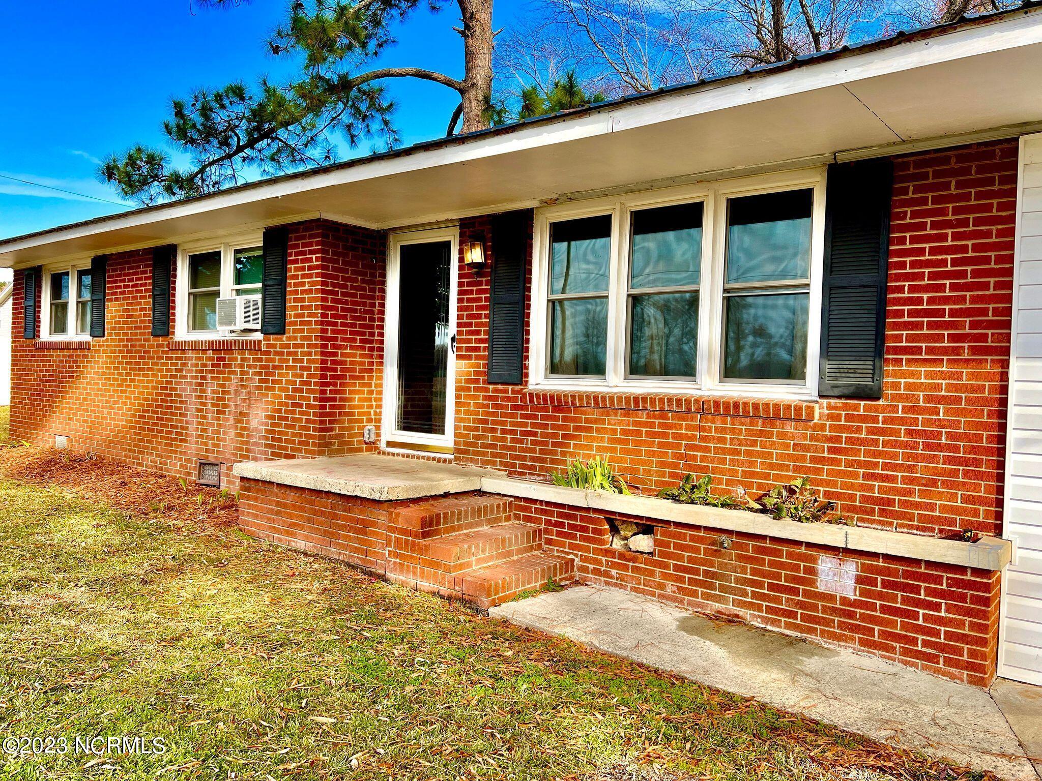 2561 Leslie R Stroud Road Kinston, NC 28504 - Photo 24 of 24 369909274_722137302779989_87842174552864