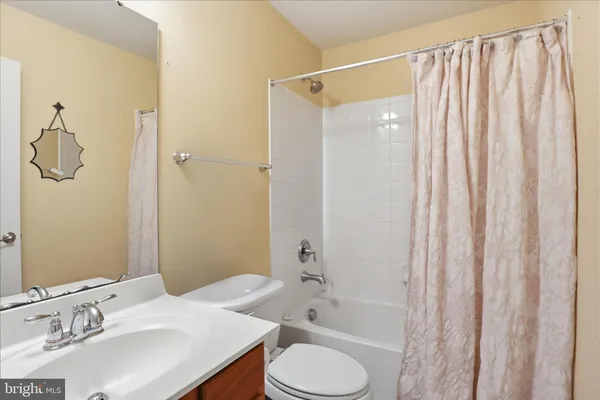 $749,900 | 3969 Lake Ashby Court, Warrenton, VA 20187