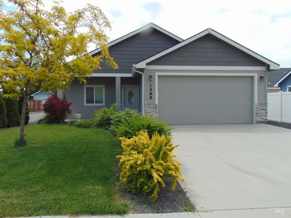 $357,900 | 1488 West Idaho Avenue, Ontario, OR 97914