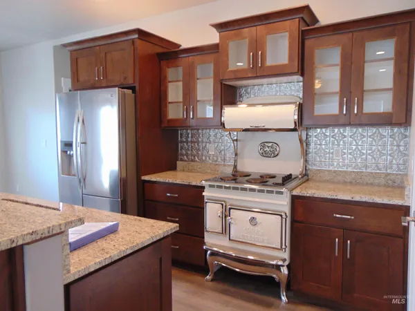 $357,900 | 1488 West Idaho Avenue, Ontario, OR 97914
