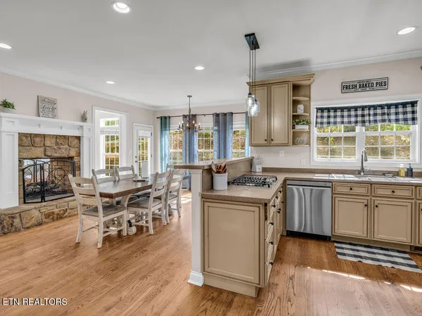 $725,000 | 7009 Woodington Court, Knoxville, TN 37921