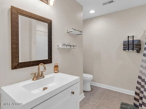 $725,000 | 7009 Woodington Court, Knoxville, TN 37921