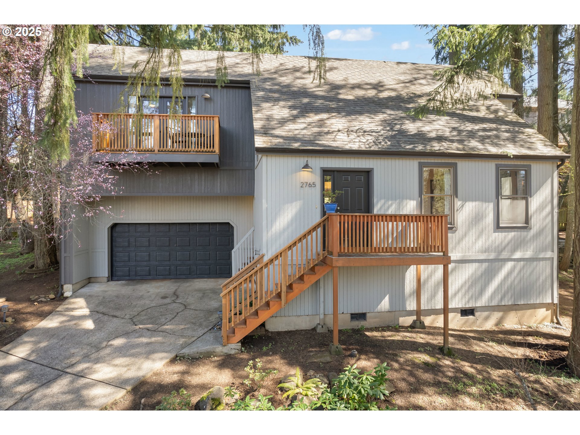 2765 Kismet Way Eugene, OR 97405 - Photo 41 of 46 a house view with a outdoor space