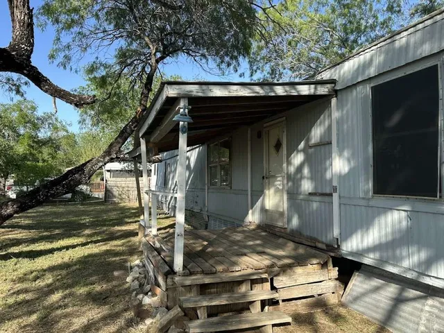 $82,449 | 506 Beech Street, Jourdanton, TX 78026