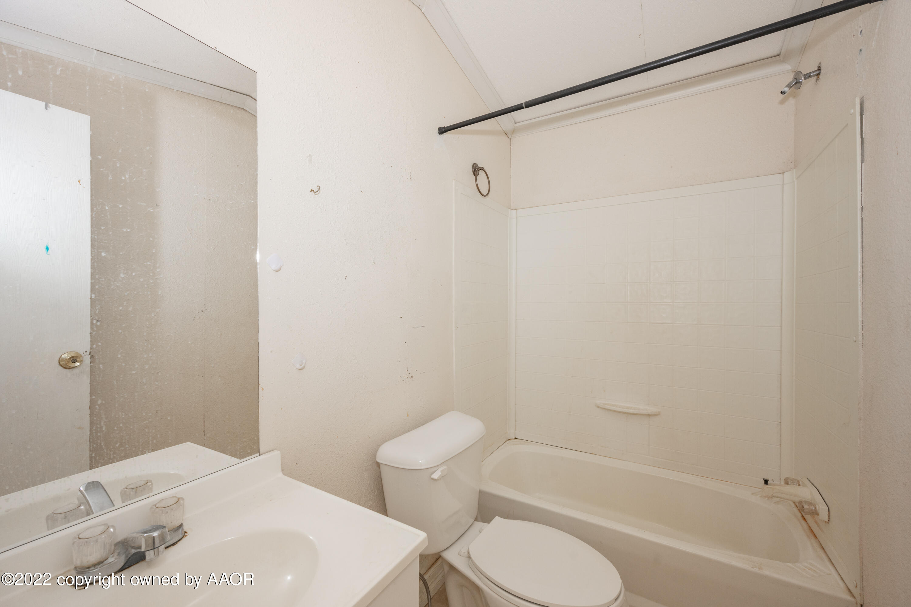 2206 Wheatstraw Road Amarillo, TX 79118 - Photo 10 of 15 a bathroom with a sink toilet and shower