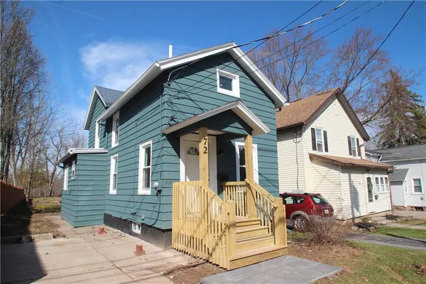 $159,999 | 72 State Street, Murray, NY 14470