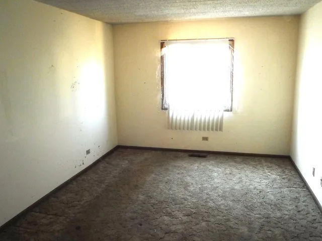 $69,900 | 19561 Lake Shore Drive, Unit 1S, Lynwood, IL 60411