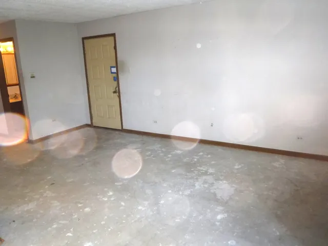 $69,900 | 19561 Lake Shore Drive, Unit 1S, Lynwood, IL 60411