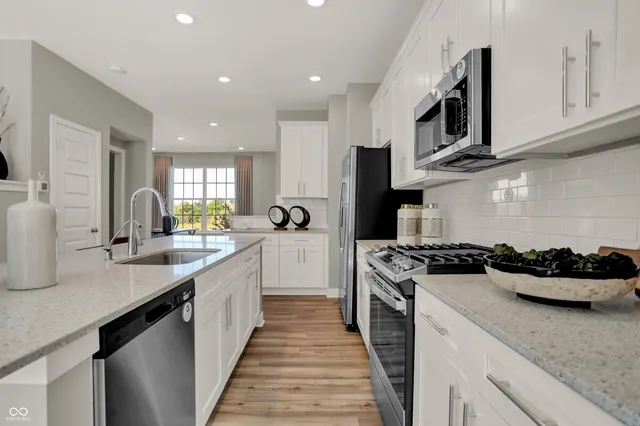 $349,995 | 6630 Halsey Street, Zionsville, IN 46077