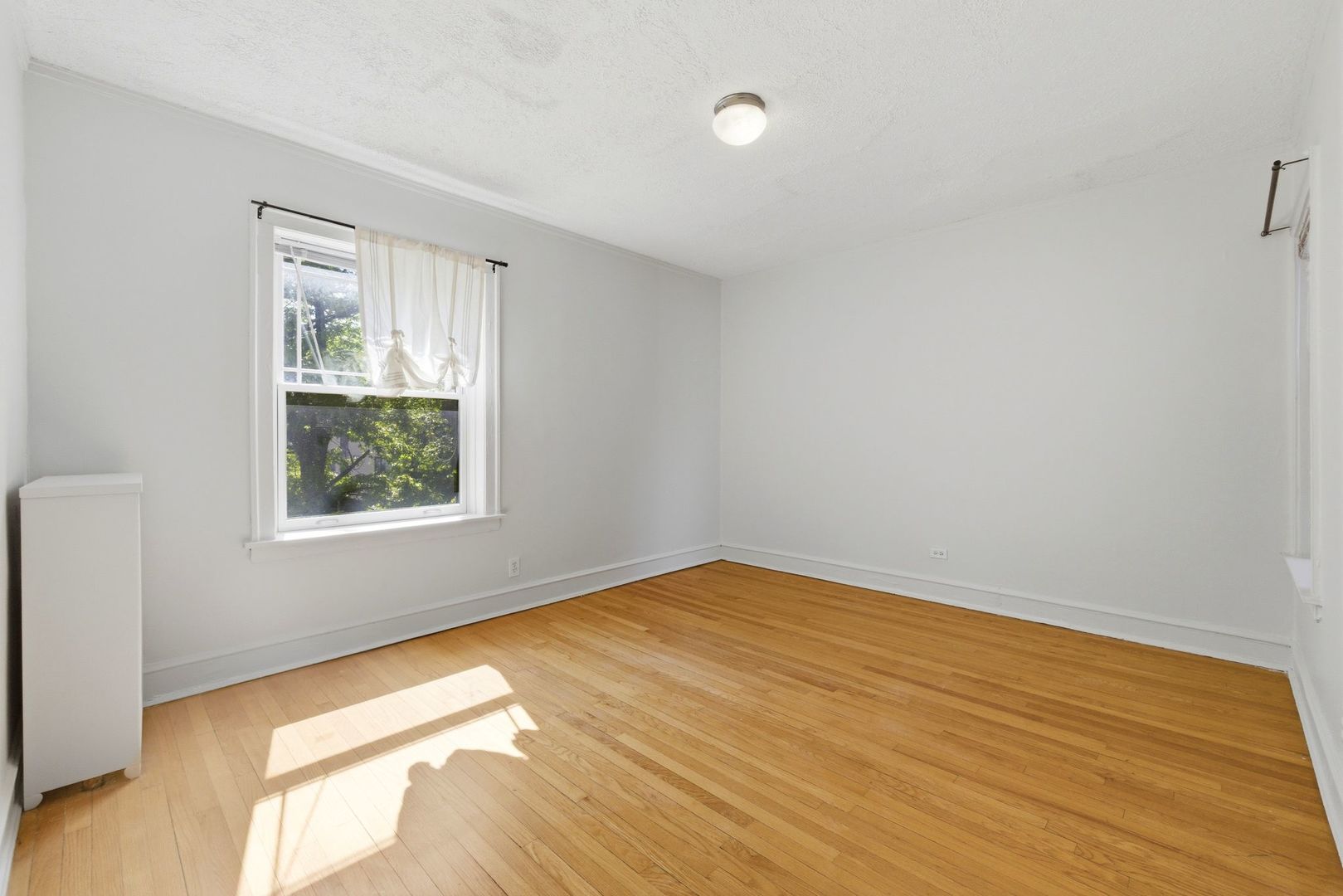 528 Sheridan Road, Unit 2A Evanston, IL 60202 - Photo 11 of 14