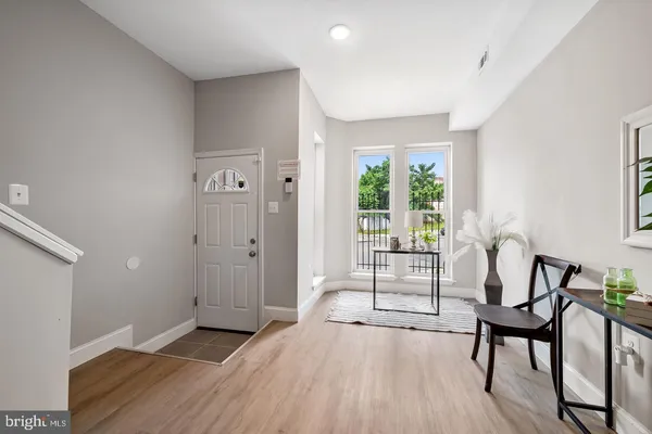 $1,600 | 1607 Clifton Avenue, Baltimore, MD 21217