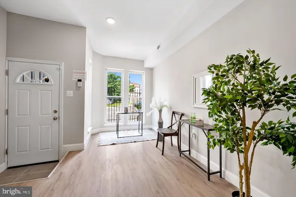 $1,600 | 1607 Clifton Avenue, Baltimore, MD 21217