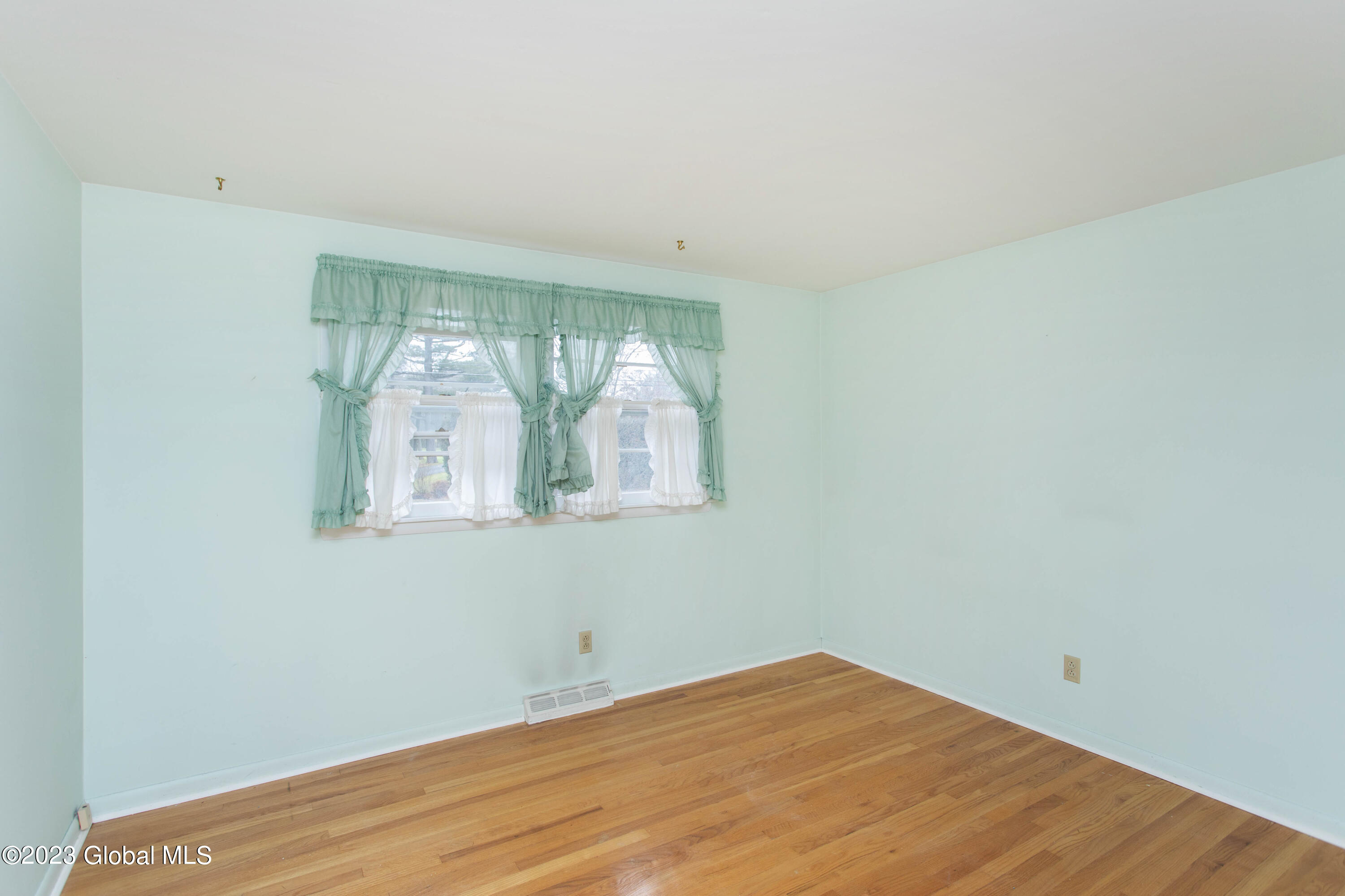 18 Baldwin Road Glenville, NY 12302 - Photo 27 of 35 0018-18BaldwinRdScotia-DFT010323elc
