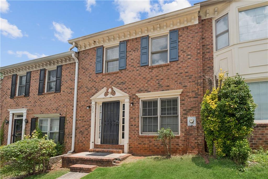 573 Hambrick Square Stone Mountain, GA 30083 - Photo 2 of 15