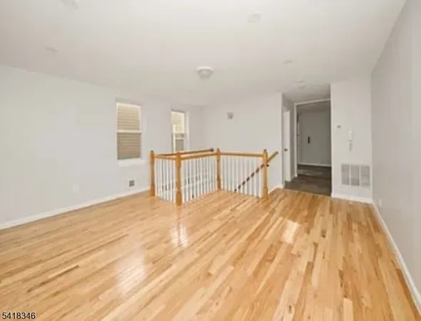 $2,400 | 437 Elm Street, Unit 3R, Kearny, NJ 07032