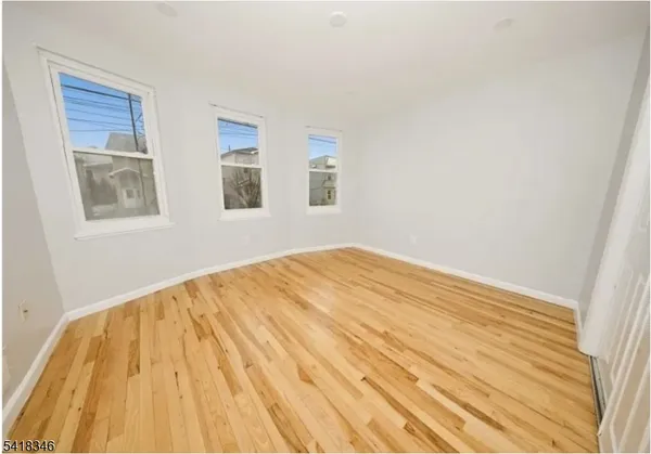 $2,400 | 437 Elm Street, Unit 3R, Kearny, NJ 07032