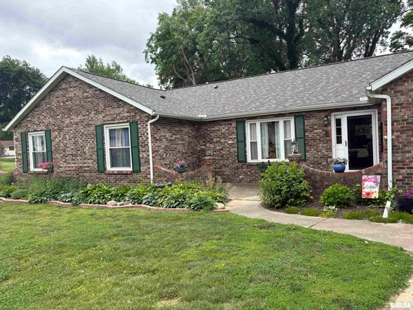 $300,000 | 23751 Homestead Lane, Athens, IL 62613