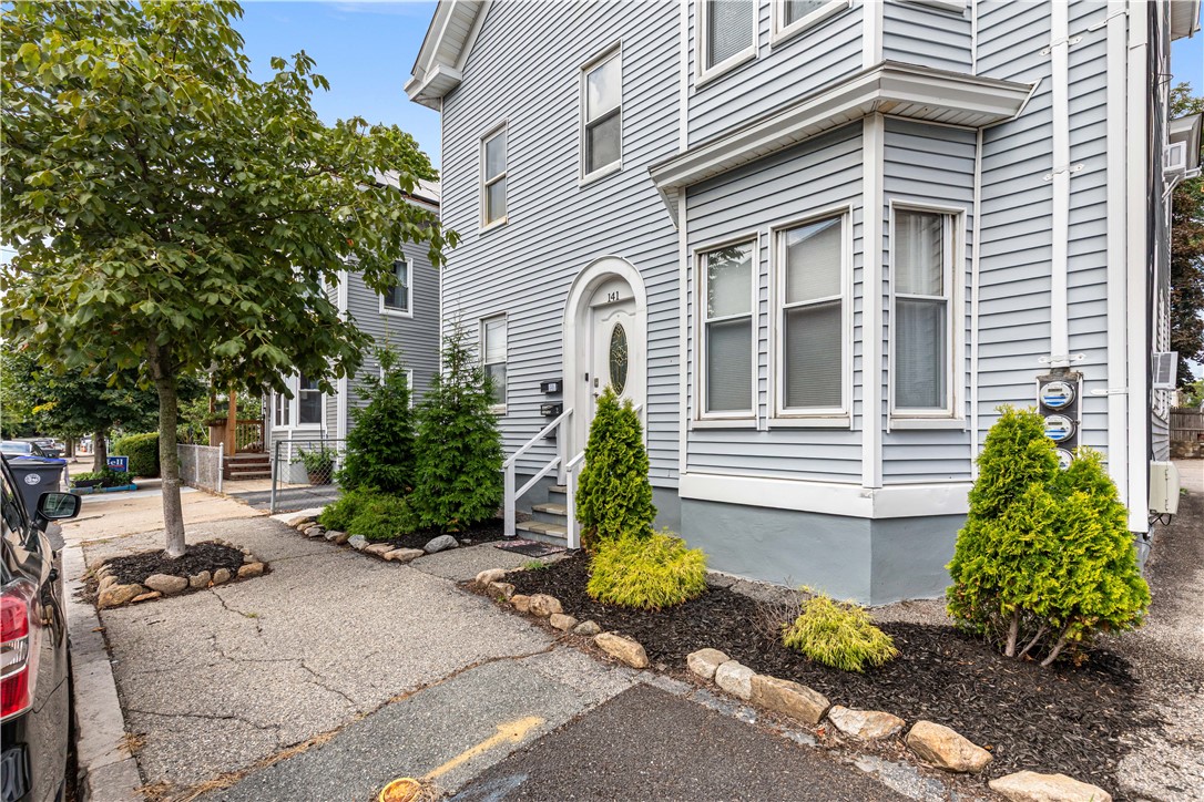 141 Grove Street Providence, RI 02909 - Photo 4 of 50 Gallery Image 4