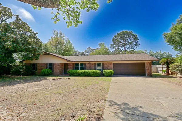 $2,200 | 3363 El Portal Street, Gulf Breeze, FL 32563