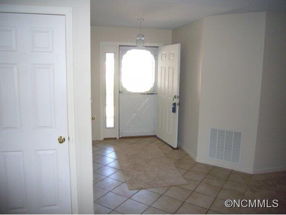 467 Mountain View Road Mars Hill, NC 28754 - Photo 4 of 16 Gallery Image 4