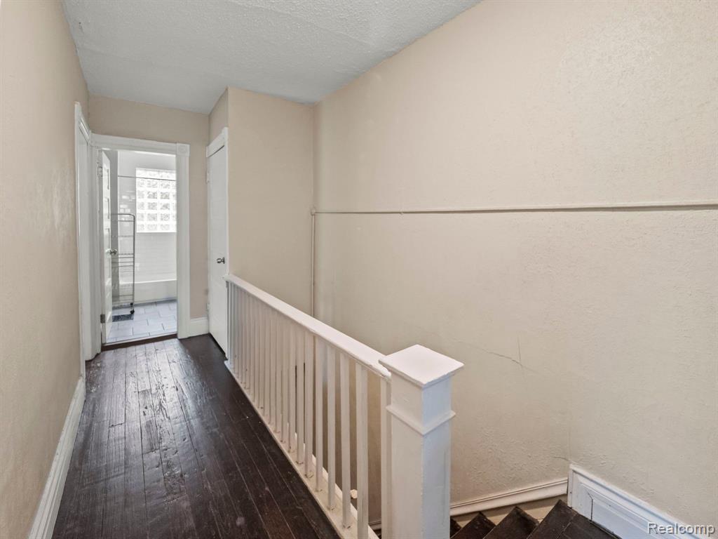 1789 Field Street Detroit, MI 48214 - Photo 25 of 49