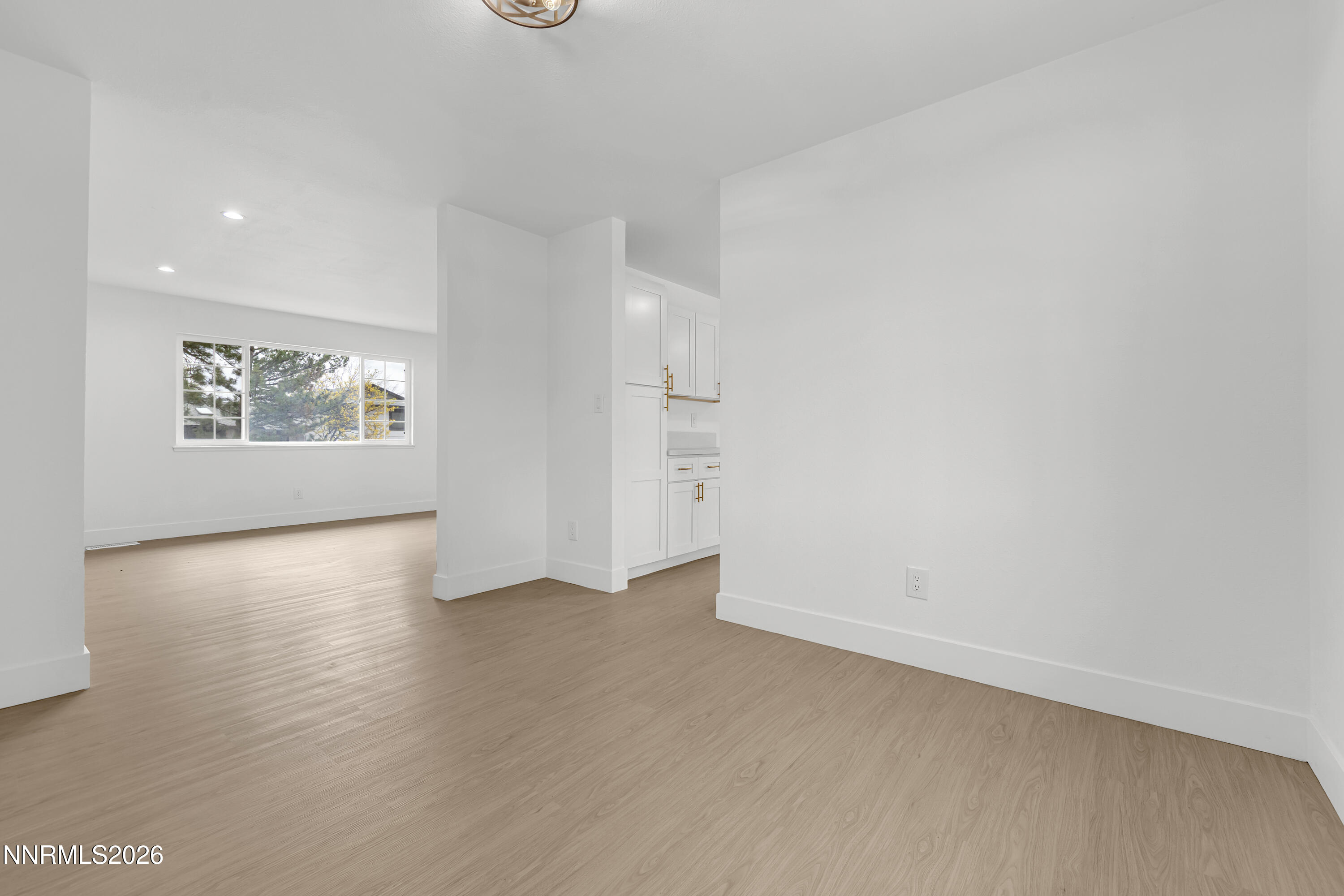 2560 Valmar Place Reno, NV 89503 - Photo 11 of 35 Valmar2560-008