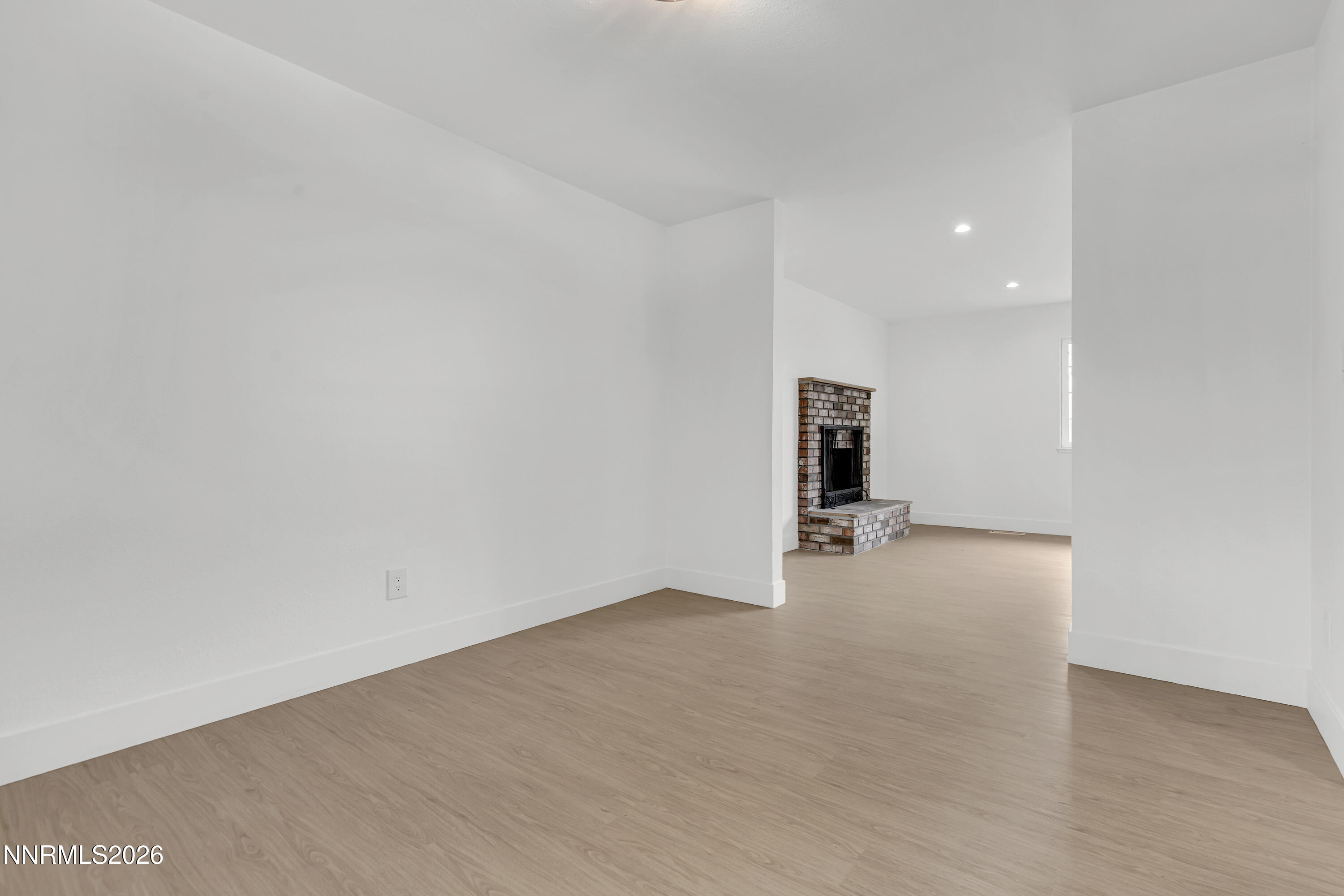 2560 Valmar Place Reno, NV 89503 - Photo 12 of 35 Valmar2560-009