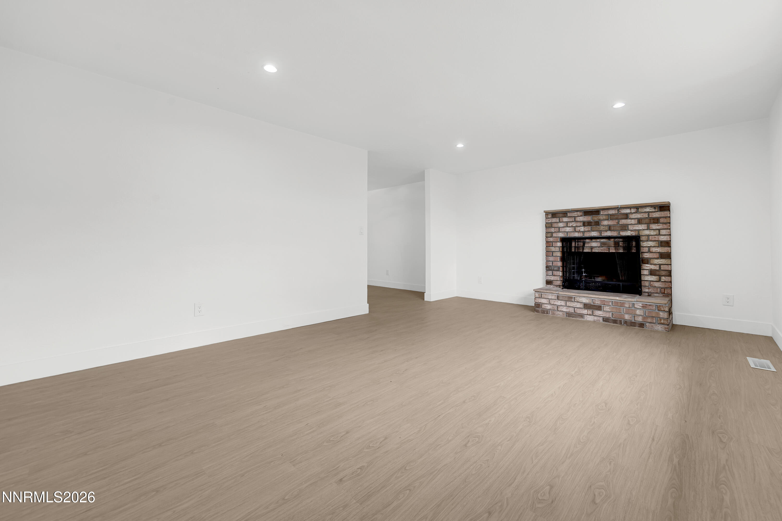 2560 Valmar Place Reno, NV 89503 - Photo 6 of 35 Valmar2560-003