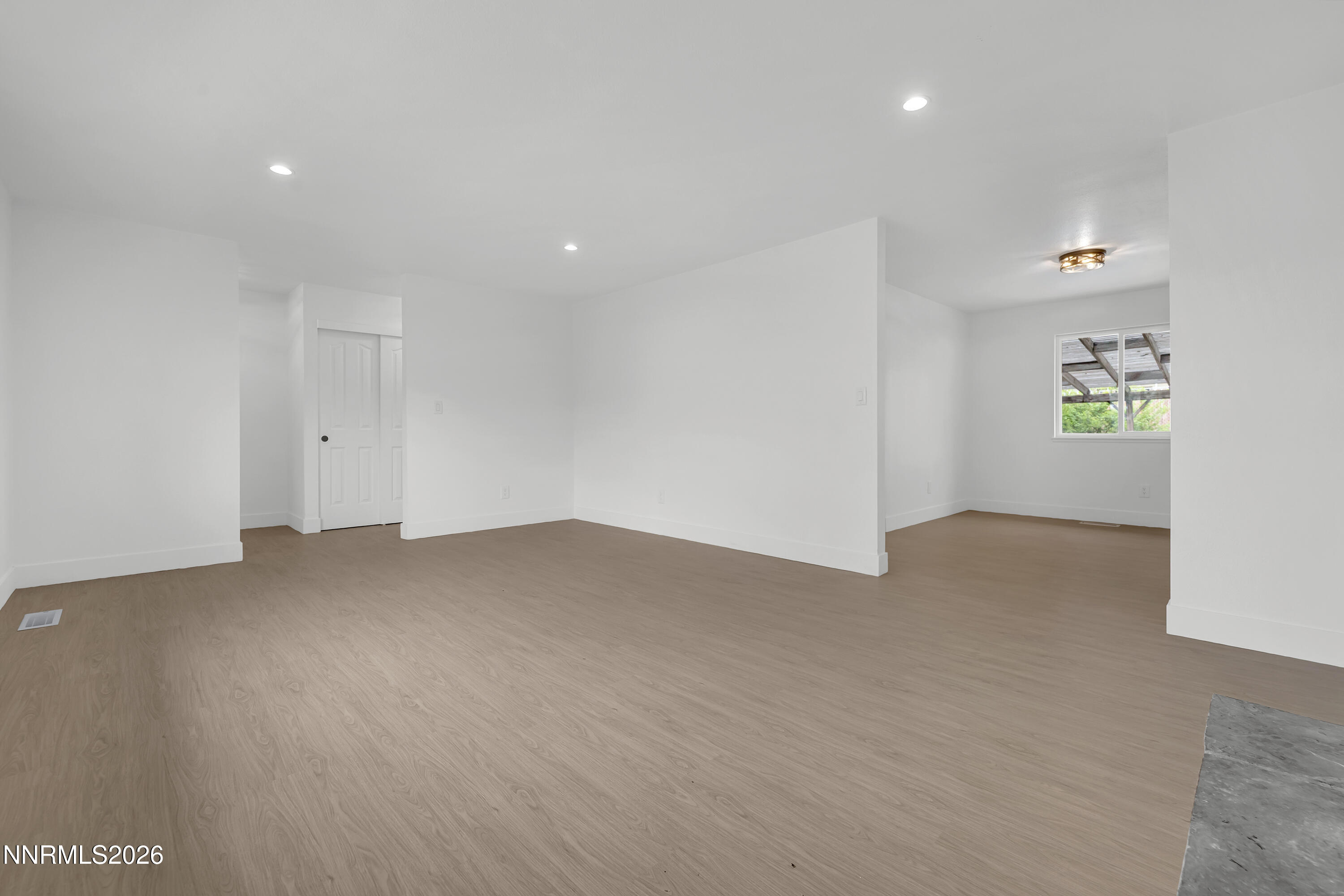 2560 Valmar Place Reno, NV 89503 - Photo 7 of 35 Valmar2560-004