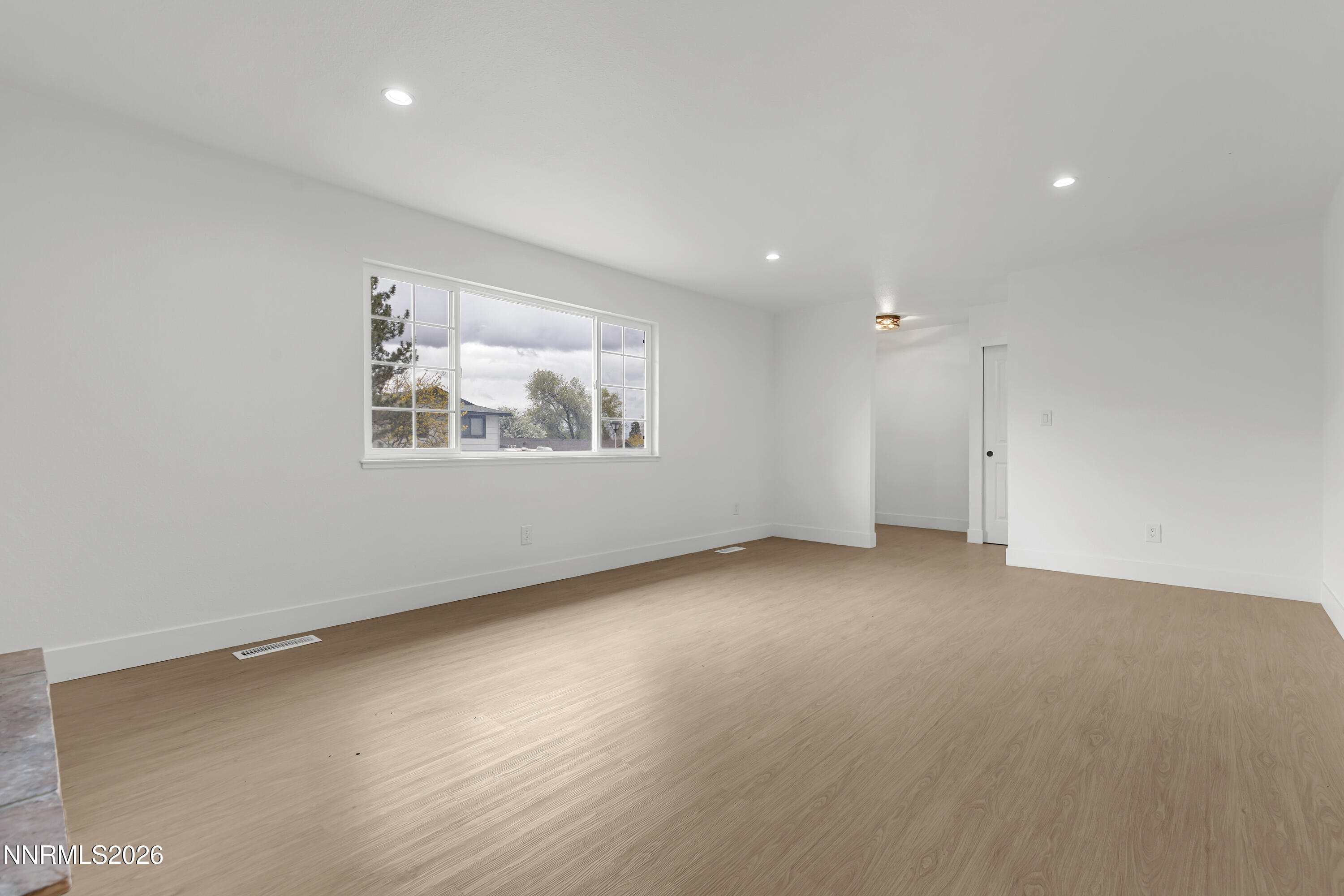 2560 Valmar Place Reno, NV 89503 - Photo 8 of 35 Valmar2560-005