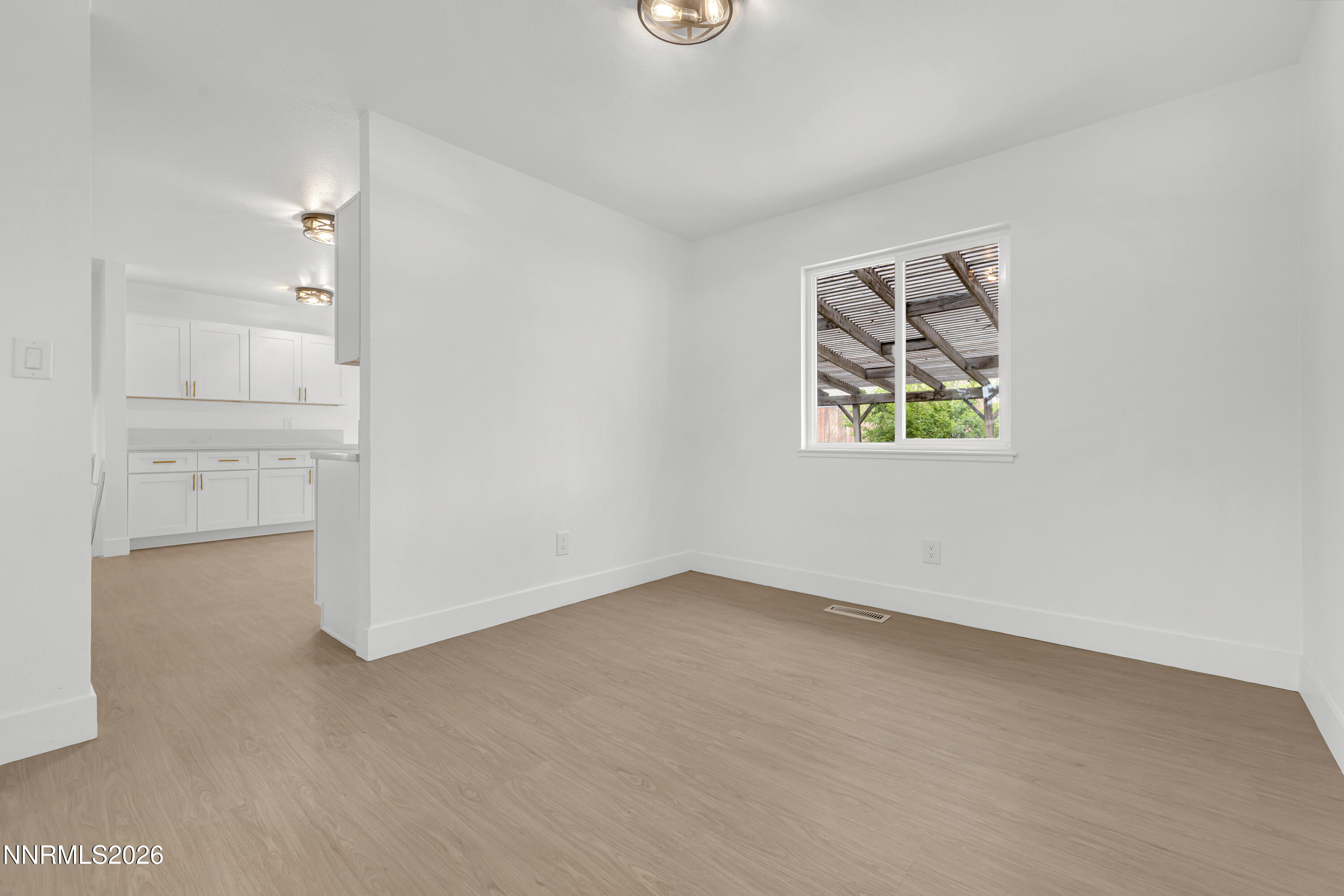 2560 Valmar Place Reno, NV 89503 - Photo 10 of 35 Valmar2560-007