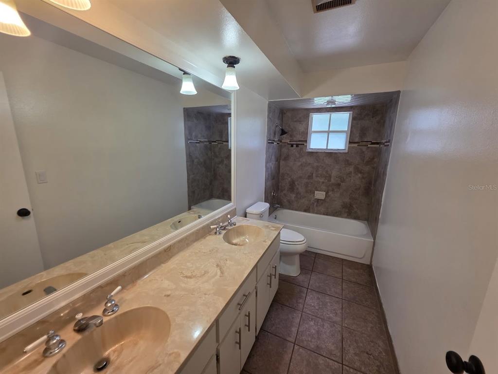 619 Knowles Road, Unit B Brandon, FL 33511 - Photo 9 of 24