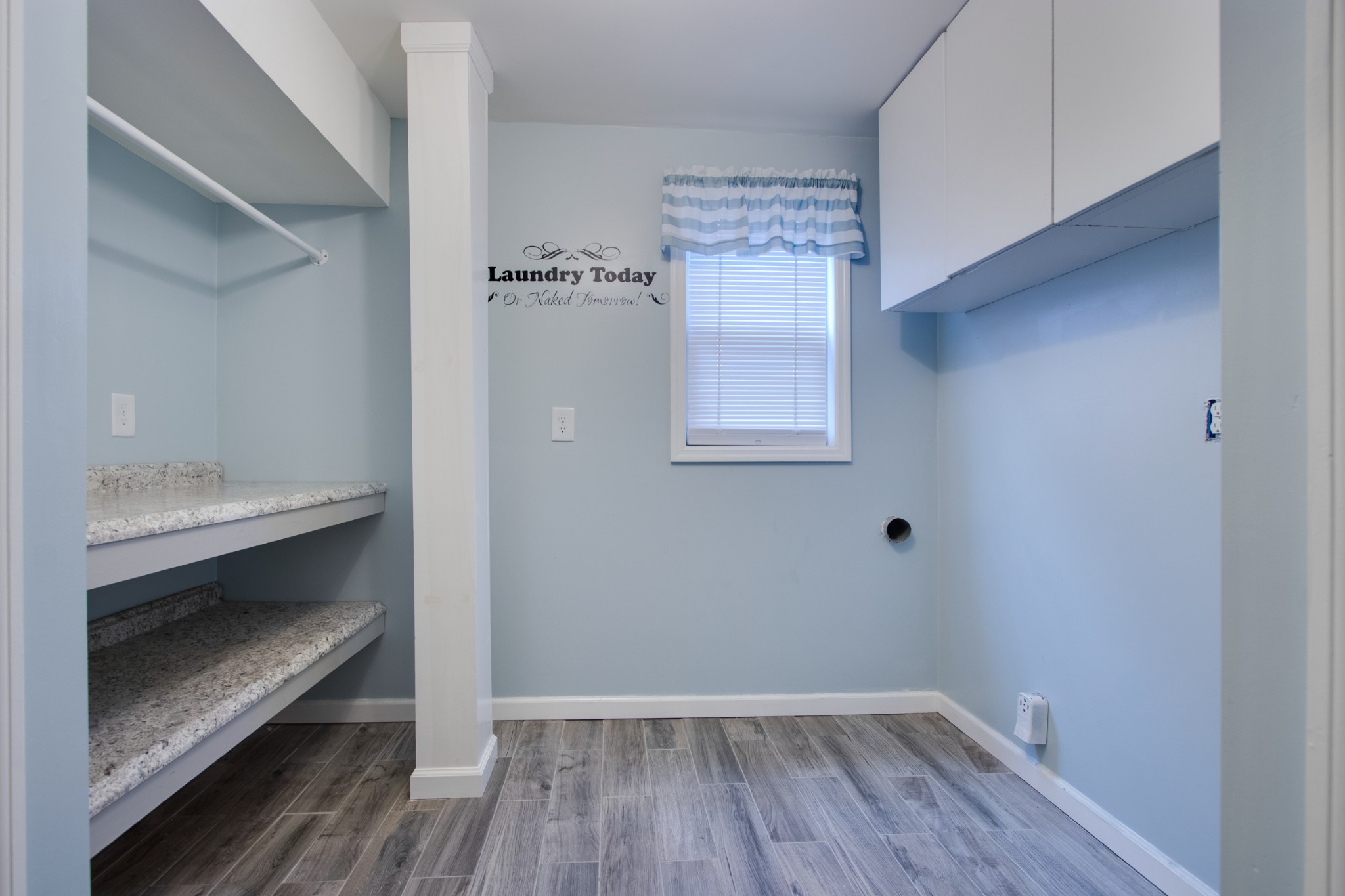 445 Tracy Road Watertown, TN 37184 - Photo 36 of 49 a room that has a window and wooden floor