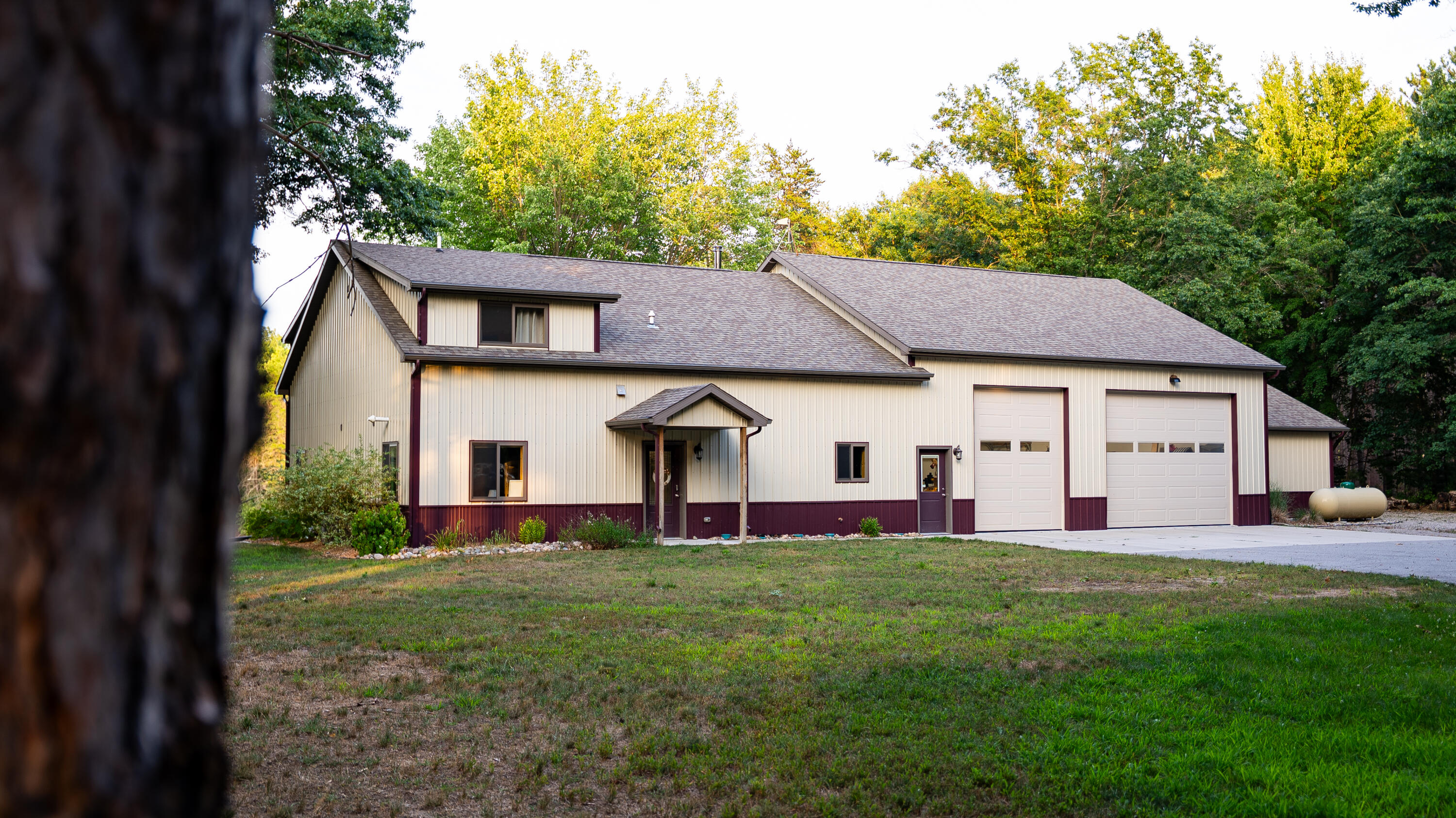 253 Acres with Turnkey lodge