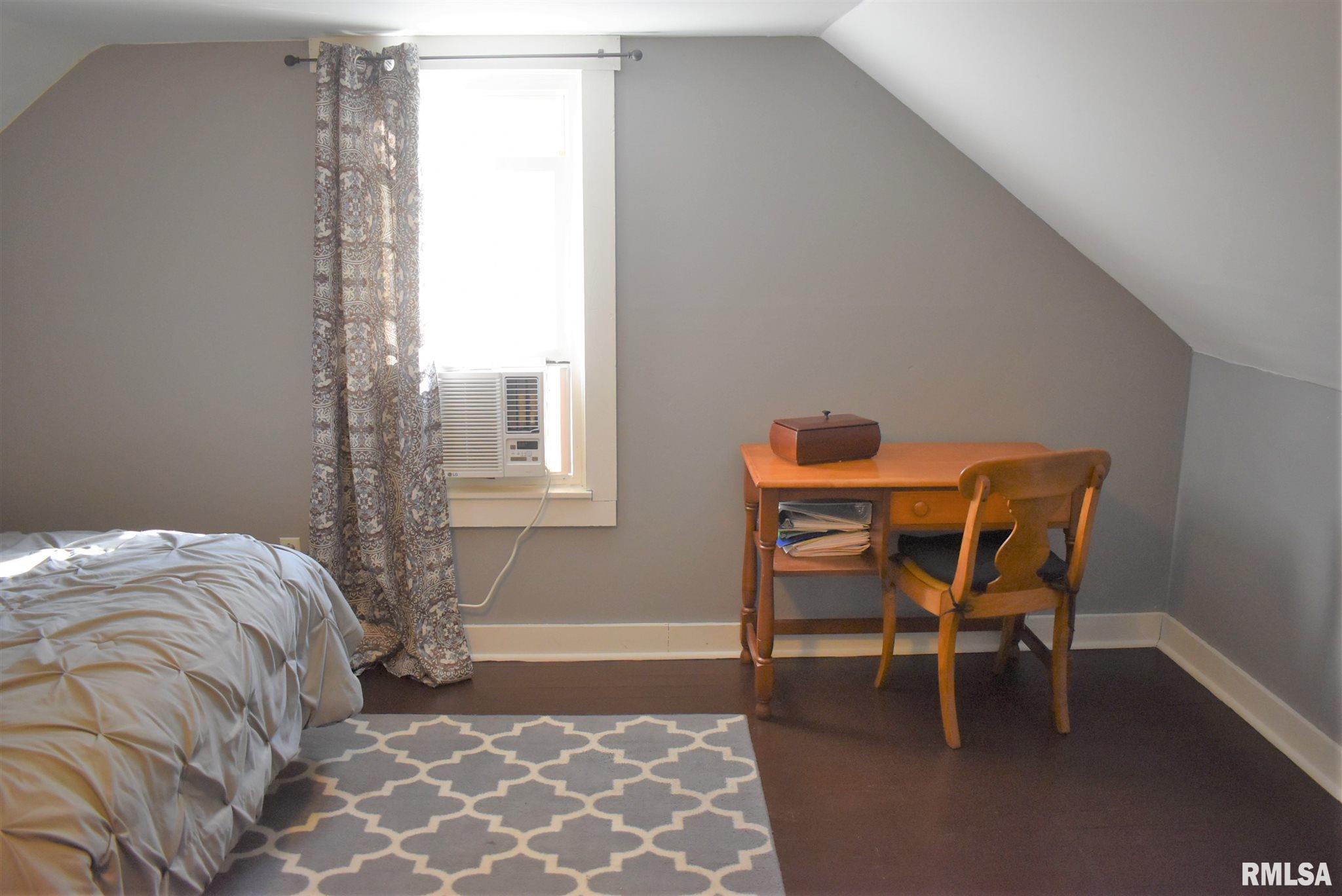 803 Edgehill Road Jacksonville, IL 62650 - Photo 23 of 27 Gallery Image 23