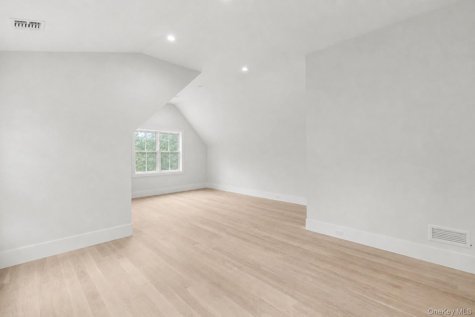 34 Old Main Road Quogue, NY 11959 - Photo 20 of 27 Bonus Room/ Bedroom