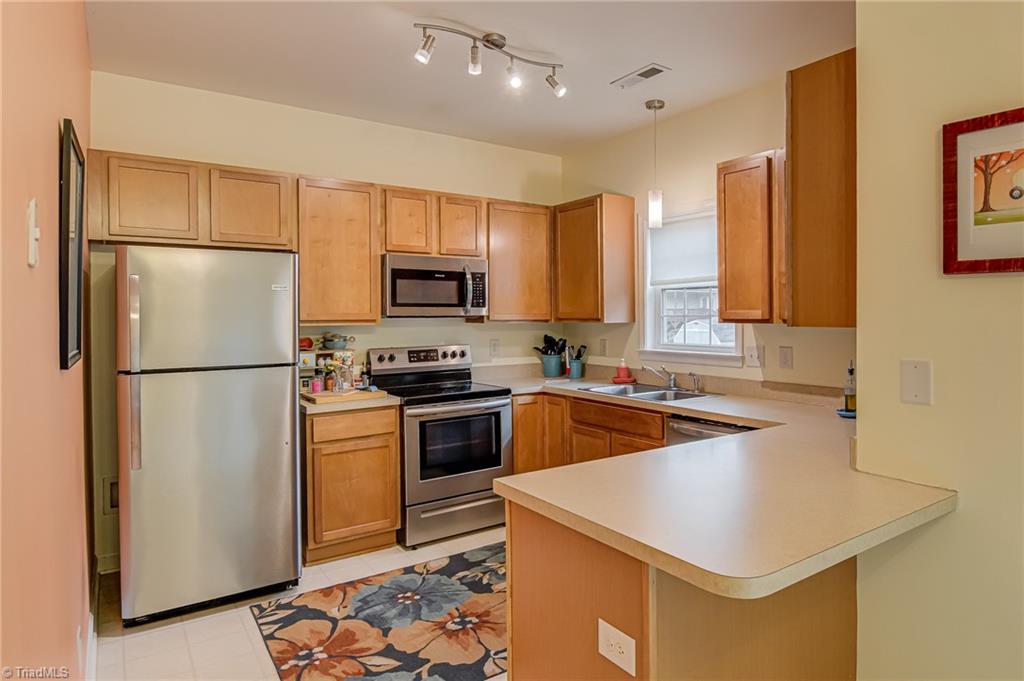 409 Barnsdale Ridge Road Kernersville, NC 27284 - Photo 13 of 32 Gallery Image 13