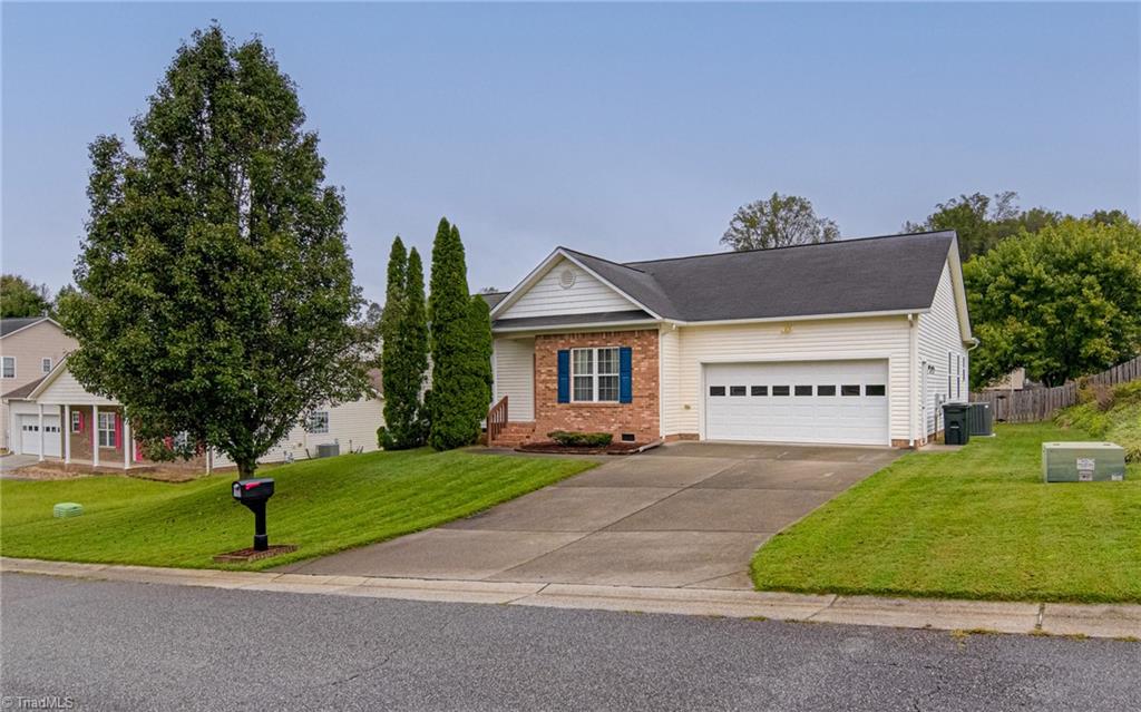 409 Barnsdale Ridge Road Kernersville, NC 27284 - Photo 3 of 32 Gallery Image 3