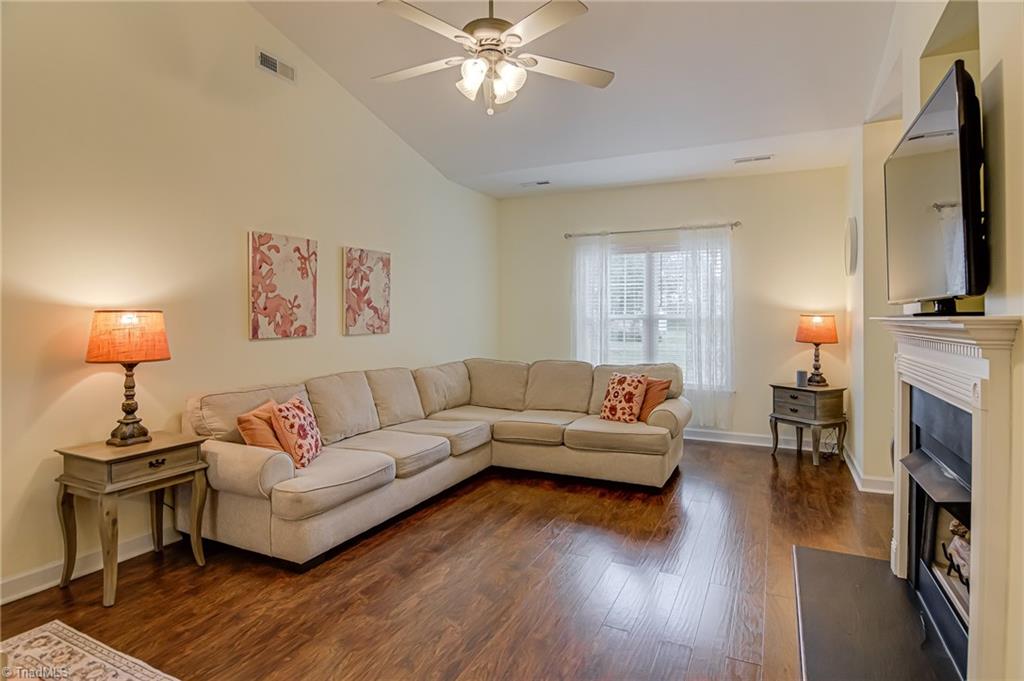 409 Barnsdale Ridge Road Kernersville, NC 27284 - Photo 4 of 32 Gallery Image 4