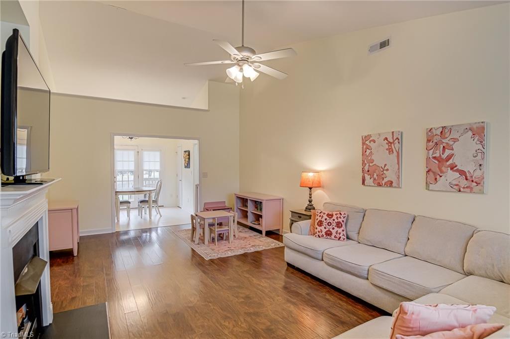 409 Barnsdale Ridge Road Kernersville, NC 27284 - Photo 7 of 32 Gallery Image 7