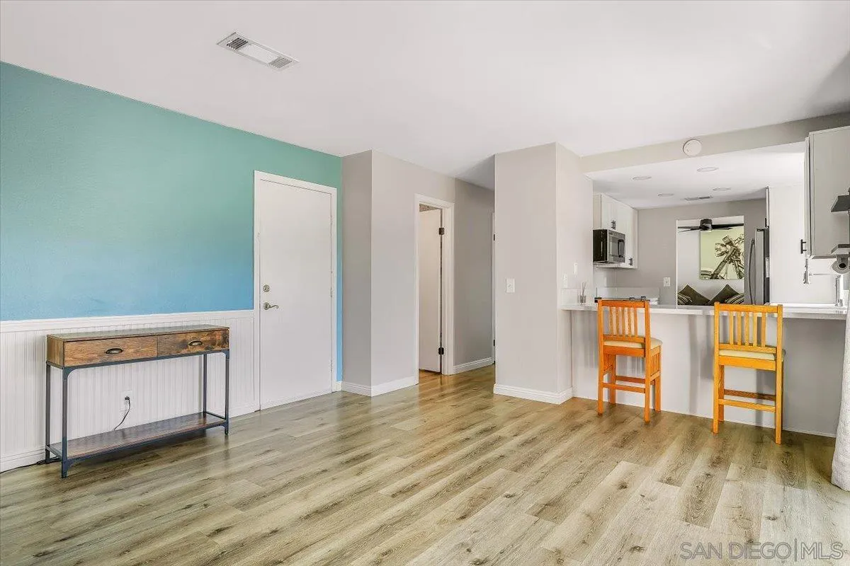 8335 Carlton Oaks Drive Santee, CA 92071 - Photo 7 of 32