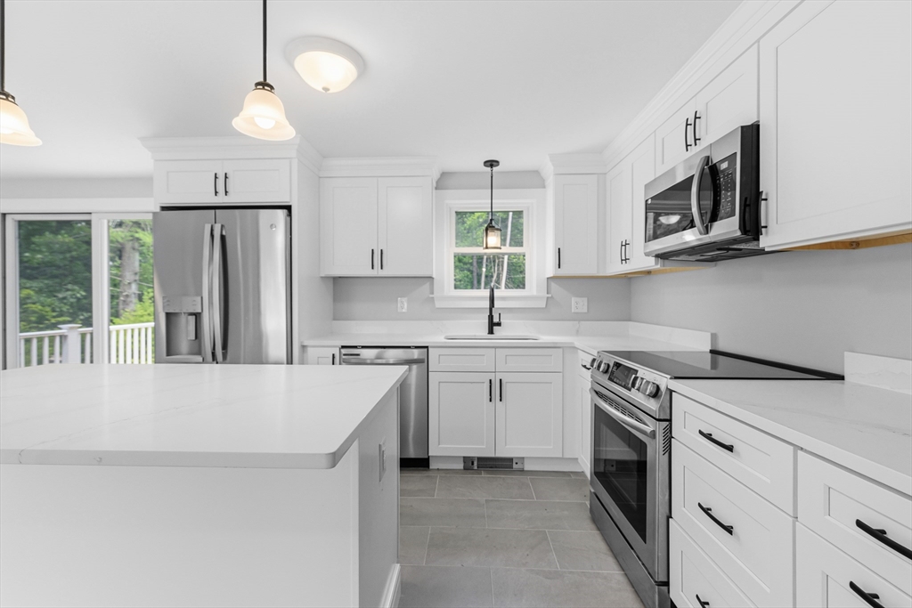 159 Walnut Street Halifax, MA 02338 - Photo 10 of 41