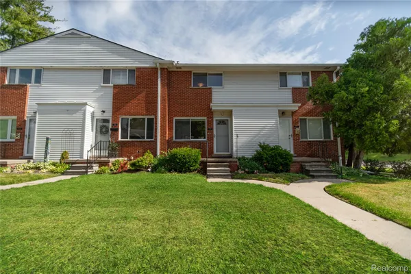 $179,900 | 502 West Houstonia Avenue, Royal Oak, MI 48073