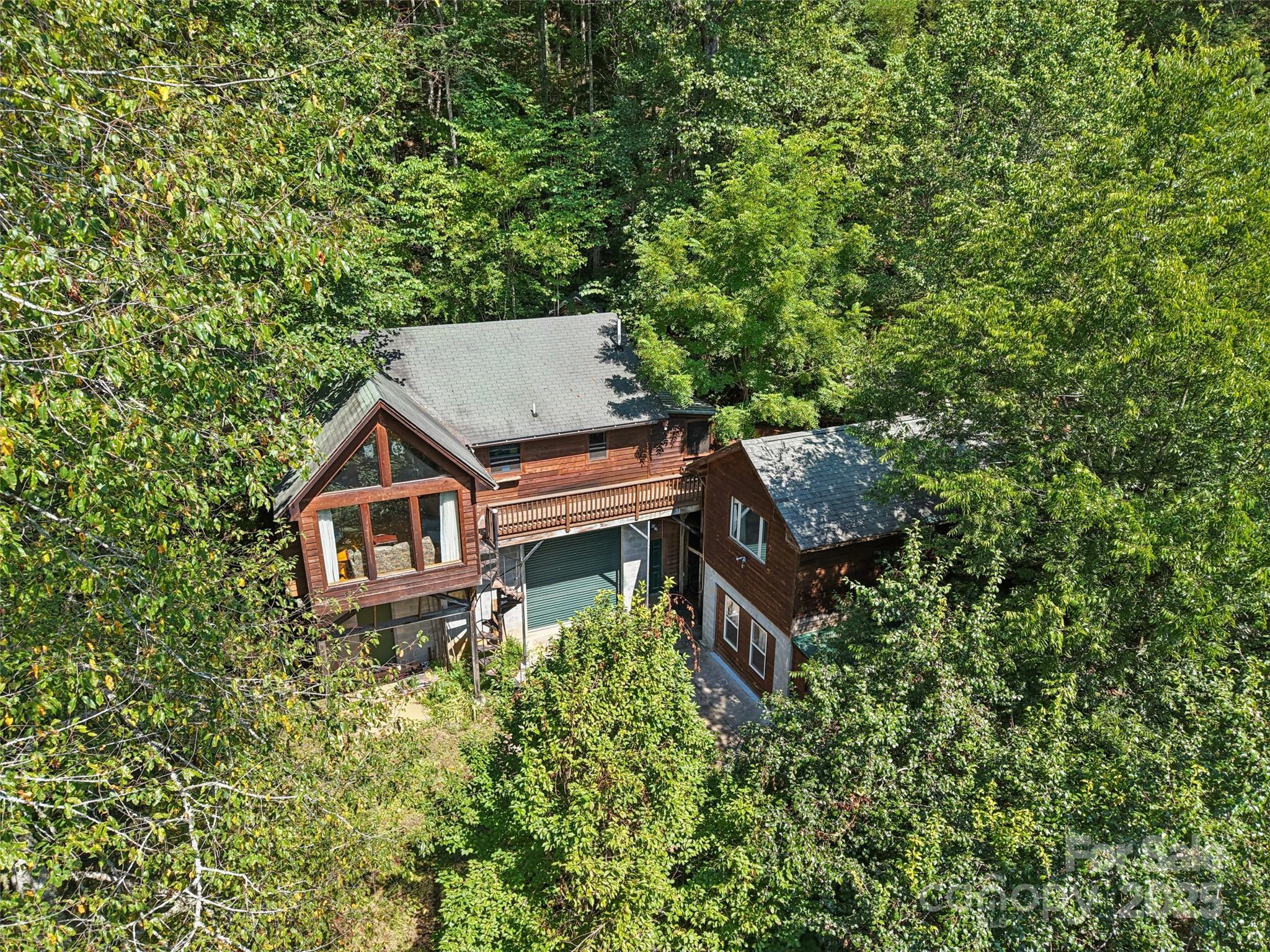 139 Forest Hills Road Bryson City, NC 28713 - Photo 2 of 32