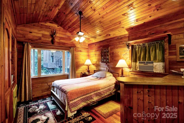 $489,000 | 139 Forest Hills Road, Bryson City, NC 28713