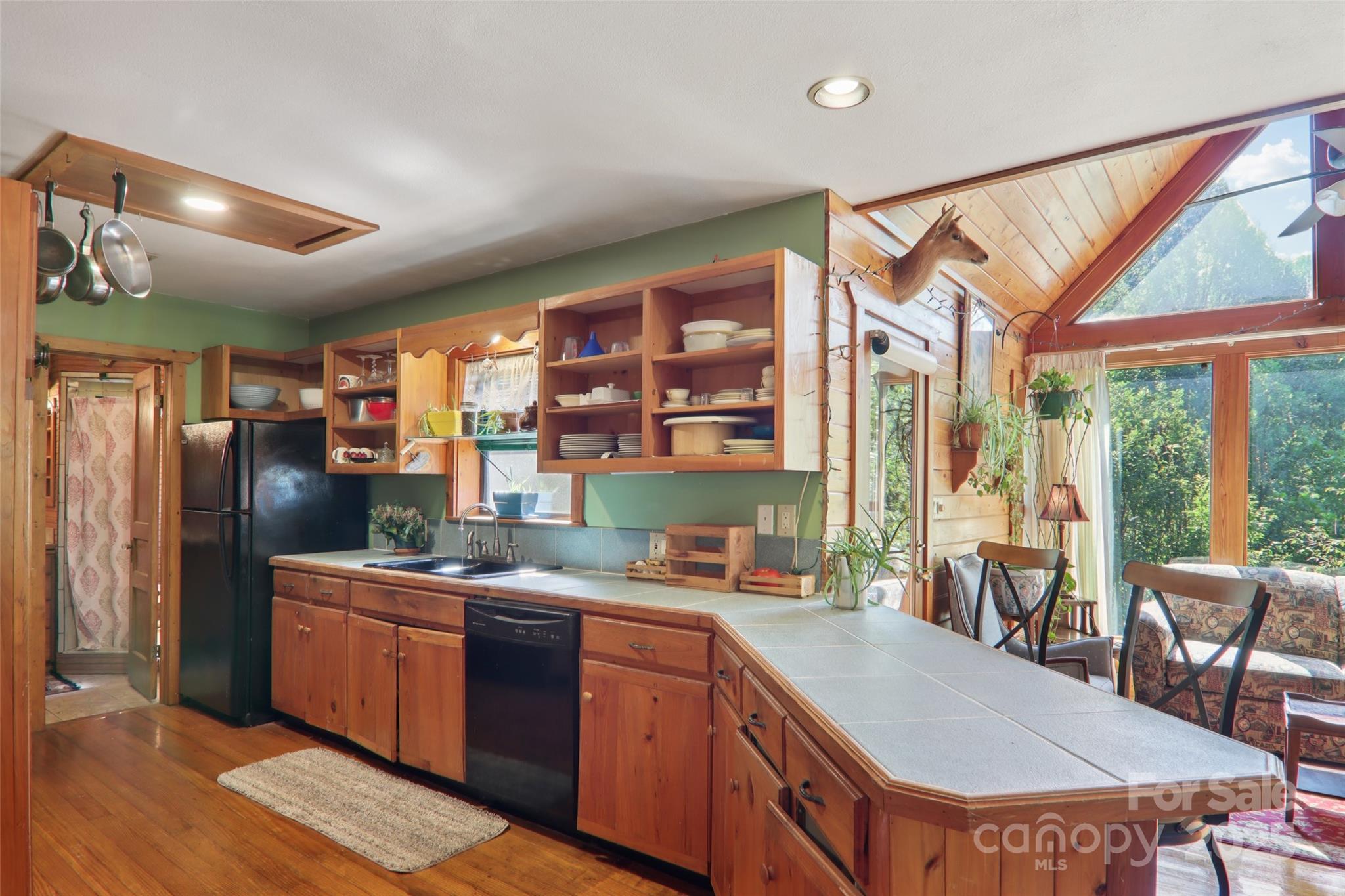 139 Forest Hills Road Bryson City, NC 28713 - Photo 3 of 32